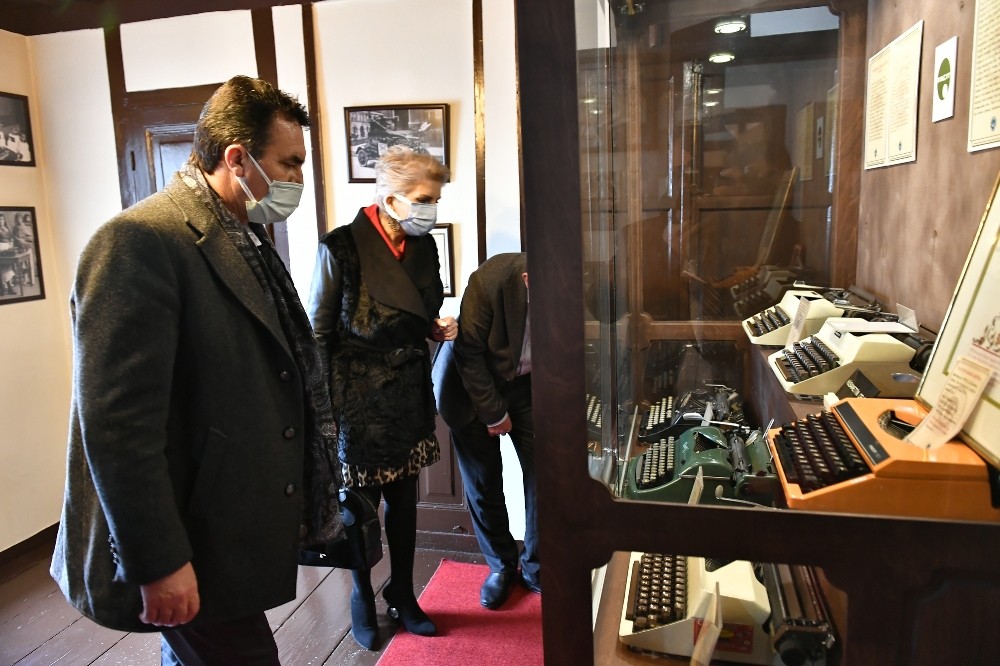 Başkan Mustafa Dündar, tarihi Odunpazarı bölgesinden çok etkilendi
