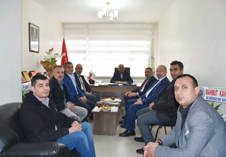 Başkan Sadıkoğlu: Esnaf odalarını önemsiyoruz