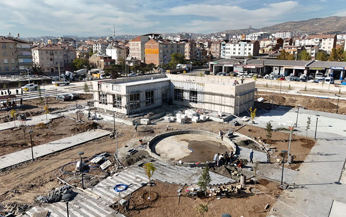 Başkan Şerifoğulları Doğu Park’ta İncelemelerde Bulundu
