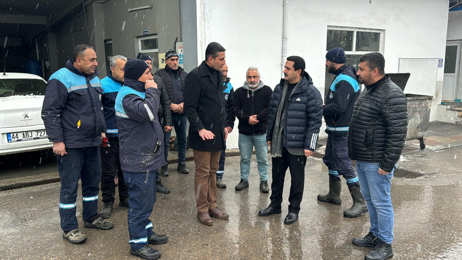 BAŞKAN TAŞKIN, KARLA MÜCADELE ÇALIŞMALARINI SAHADA İNCELEDİ