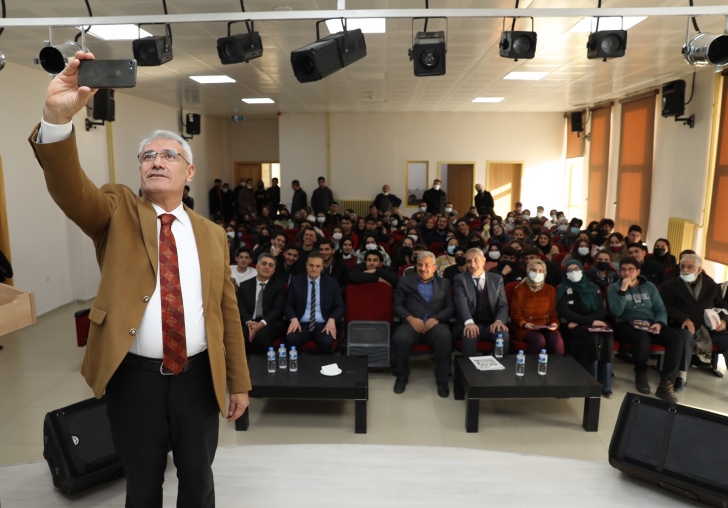 BATTALGAZİ BELEDİYESİNDEN 4 BİN 105 ÖĞRENCİYE SINAV DESTEĞİ