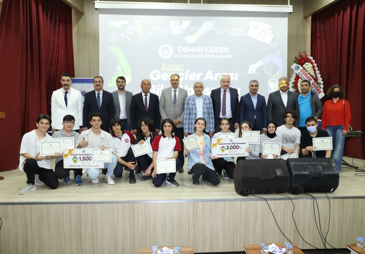 BATTALGAZİ BELEDİYESİNİN BİLGİ YARIŞMASI BÜYÜK FİNALLE SONA ERDİ