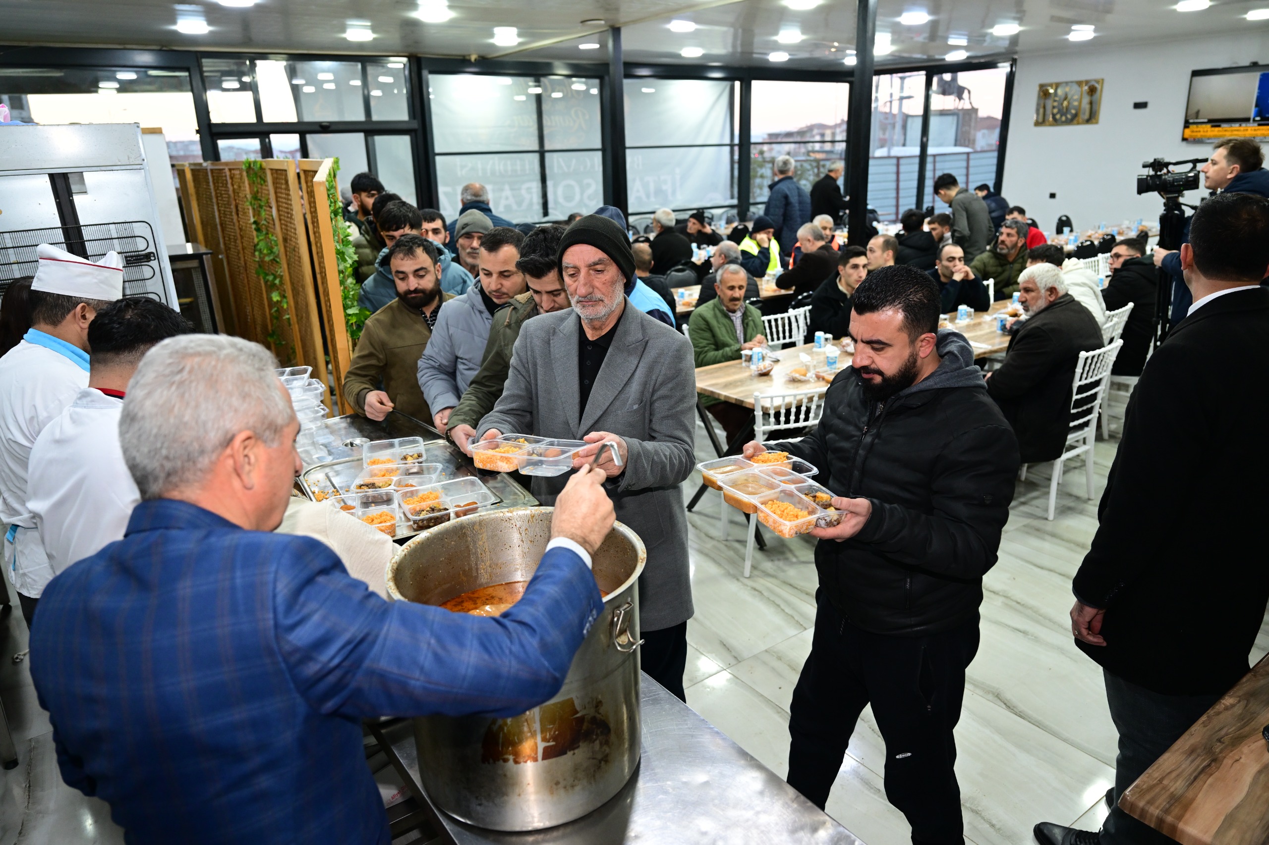 Battalgazi’de İftar Sofraları Restoran Konforunda Kuruluyor