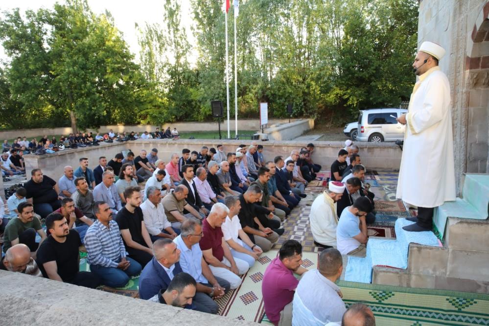 Battalgazi'de Kurban Bayramı Namazı Namazgah'ta Kılındı