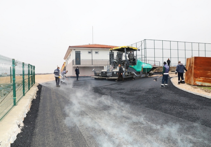 BATTALGAZİDEKİ FUTBOL SAHASINDA ÇEVRE DÜZENLEMESİ YAPILDI