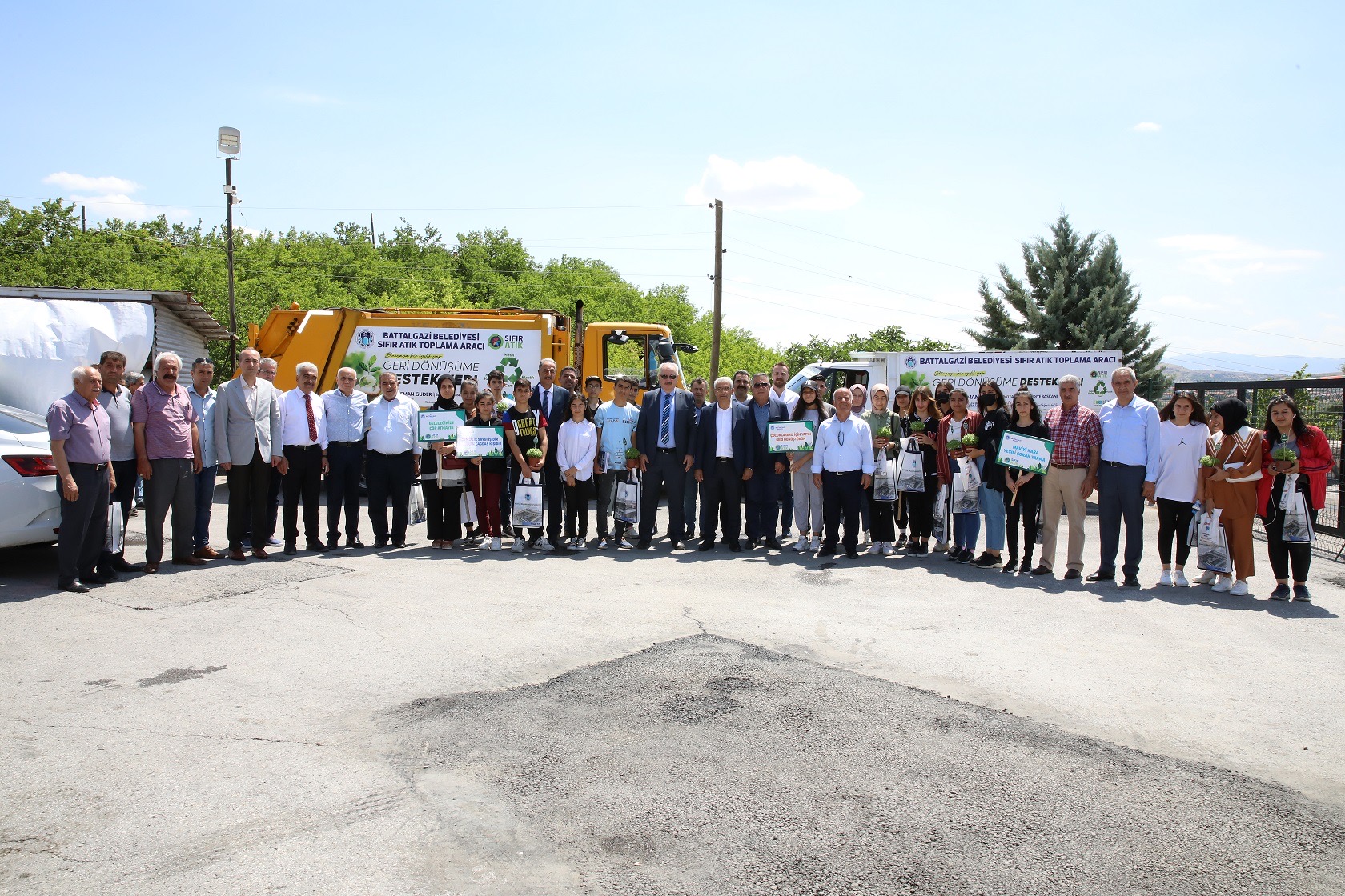 BATTALGAZİ’DEKİ İLK ATIK GETİRME MERKEZİ HİZMETE AÇILDI