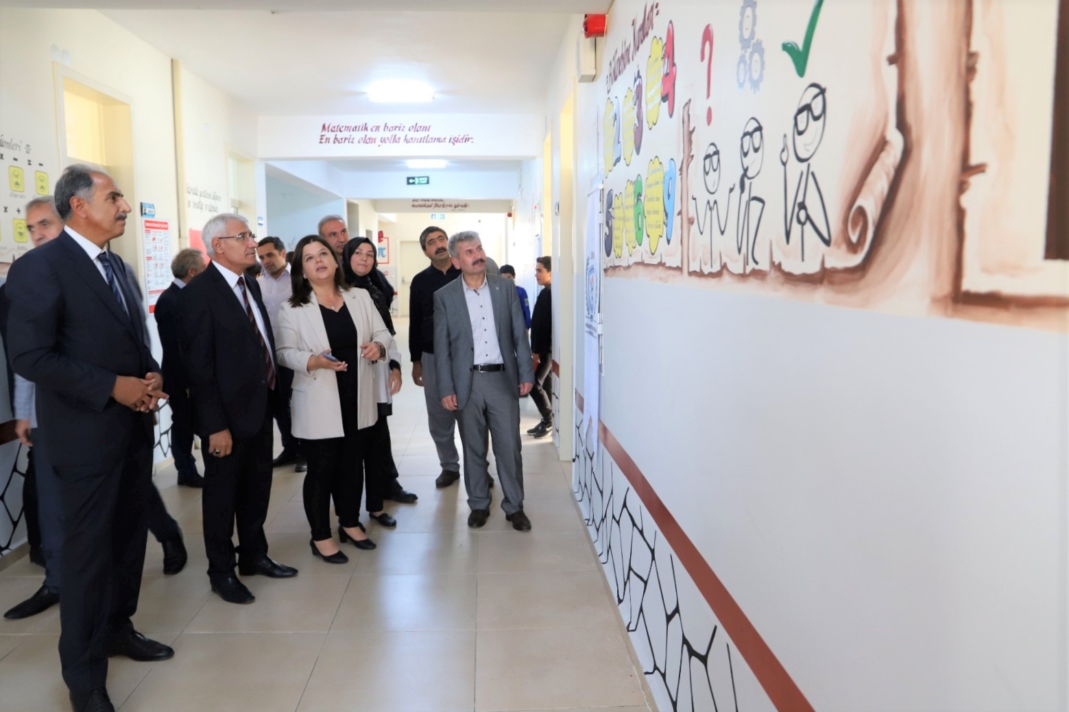 BATTALGAZİ’DEKİ ÖĞRENCİLER TENEFFÜSTE DE ÖĞRENMEYE DEVAM EDECEK