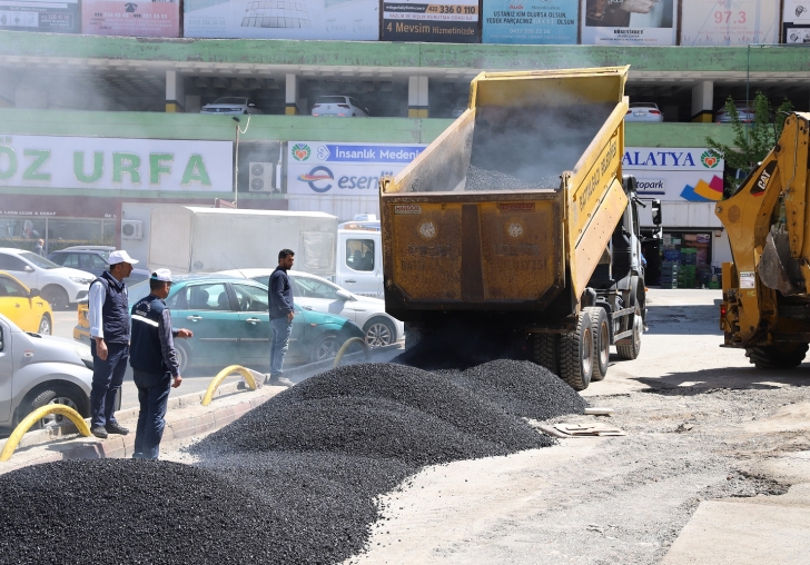 BATTALGAZİDEKİ ULAŞIM YATIRIMLARI HIZ KESMİYOR