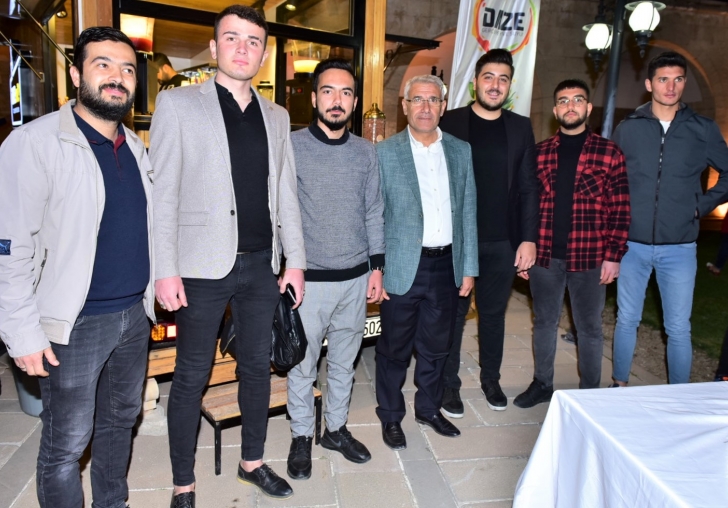 BATTALGAZİLİ GENÇLER SORDU, YAZAR UZUN CEVAPLADI