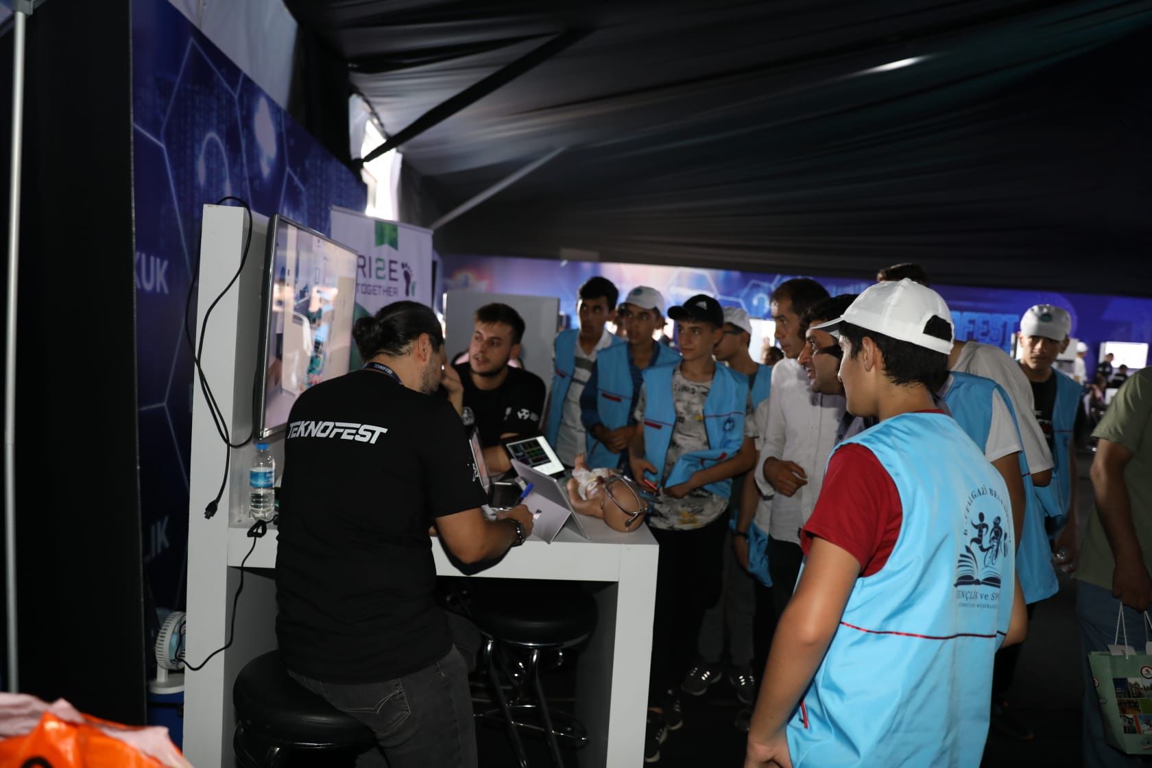 BATTALGAZİLİ GENÇLER TÜRKİYE’NİN AYAKLARI YERE BASMAYAN FESTİVALİ’Nİ GEZDİ