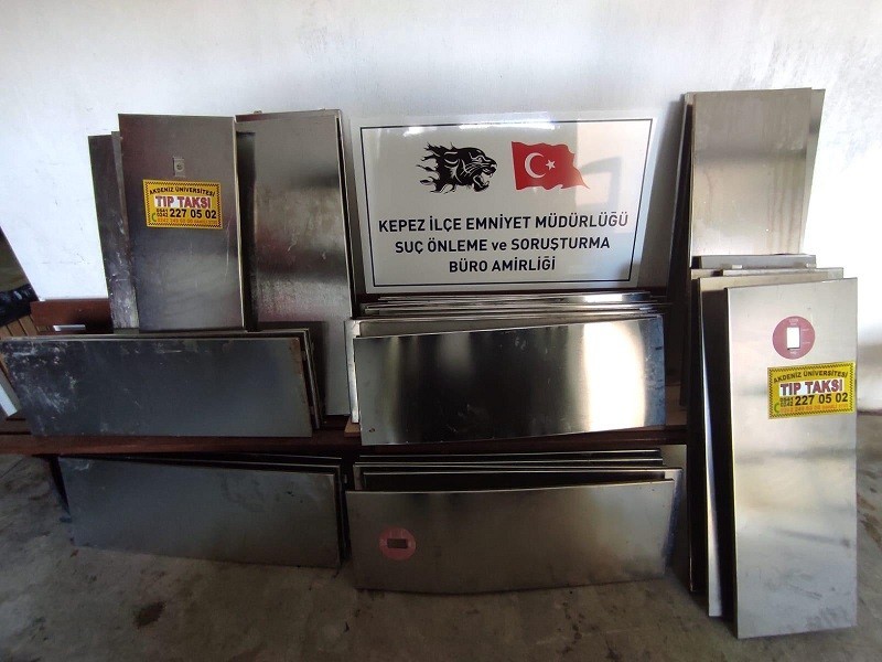 Belediyeye ait 39 adet krom kapağı çalan şüpheli tutuklandı
