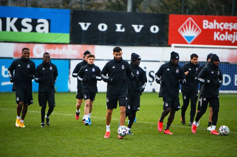 Beşiktaş, Medipol Başakşehir maçı hazırlıklarını tamamladı

