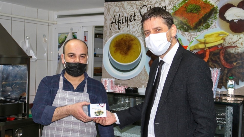 Biga Belediyesi´nden kandil simidi ikramı
