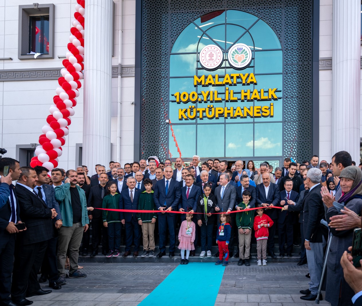 BÖLGENİN EN KAPSAMLI VE MODERN KÜTÜPHANESİ MALATYA’DA AÇILDI