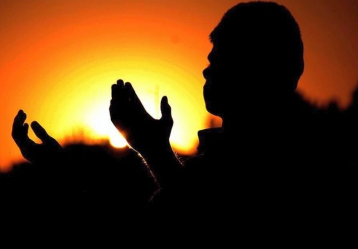 Bu Gece Ramazanın Müjdecisi Berat Kandili