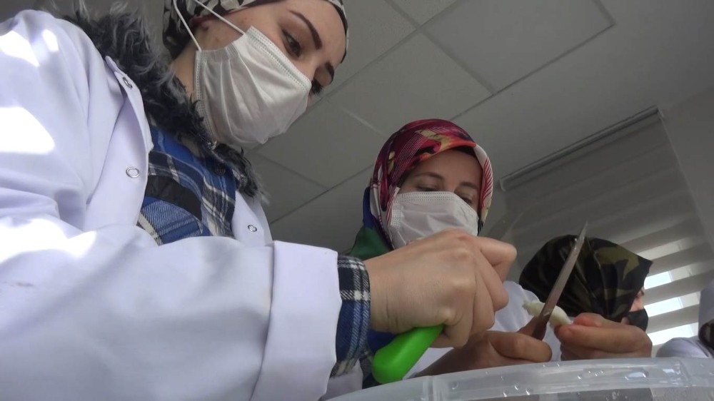 Bu merkez kadınlara umut oluyor
