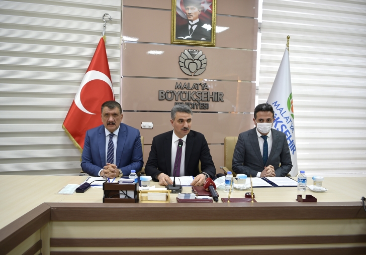 BÜYÜKŞEHİR BELEDİYESİNDEN EĞİTİME BÜYÜK DESTEK 15 OKULA 27 SPOR TESİSİ KAZANDIRILIYOR