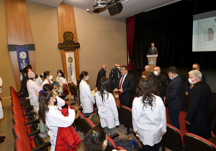 BÜYÜKŞEHİR BELEDİYESİNDEN KIZ ÖĞRENCİLERE YÖNELİK STEM ETKİNLİĞİ