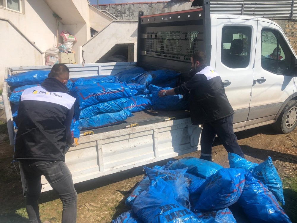 Çanakkale´de şehit ve gazi ailelerine kömür yardımı
