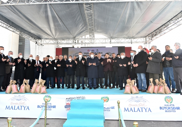 Çiftçilere buğday ve arpa tohumu dağıtımı yapıldı