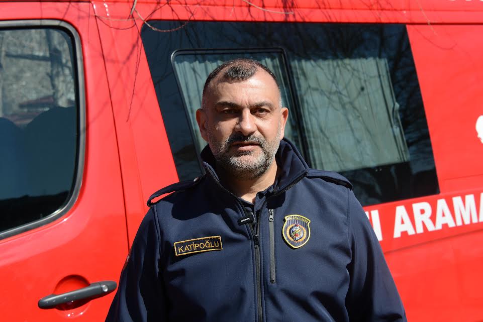 DALGIÇLAR SU ALTINI  TEMİZLİYOR