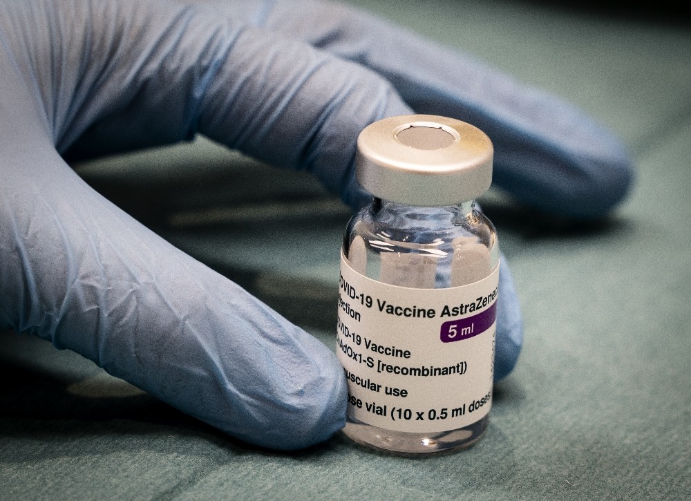 Danimarka AstraZeneca aşısının askıya alınma süresini uzattı
