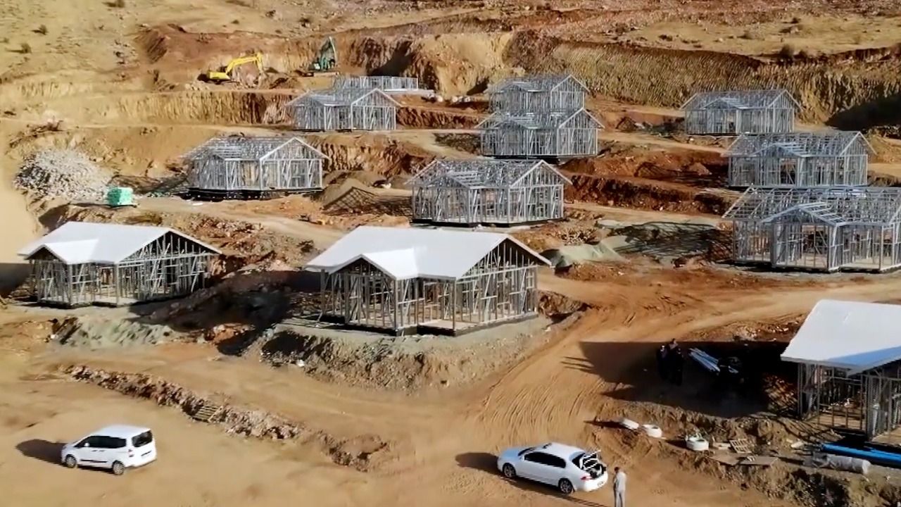 Değişti! Deprem bölgesinin köy evleri artık çelikten yapılacak!