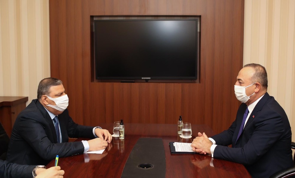 Dışişleri Bakanı Çavuşoğlu, Katar Emiri Hamad Al Thani tarafından kabul edildi

