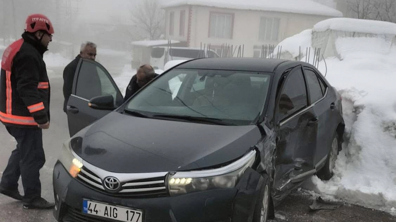 Doğanşehir'de Sis ve Buzlanma Kazaya Yol Açtı: Muhtar Ali Sarıbaş Yaralandı