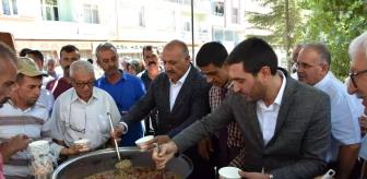 Doğanşehir'de Vatandaşlara Aşure İkram Edildi