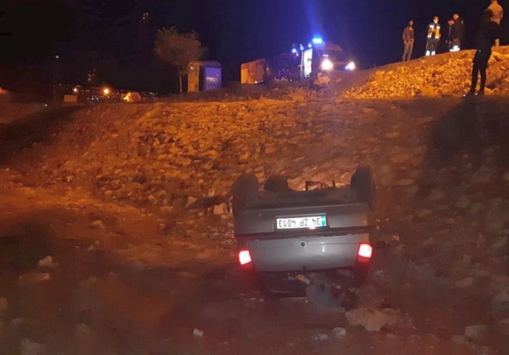 Drenaj Kanalına Uçan Otomobilde 2 Yaralı