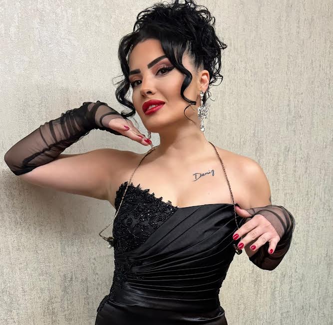 DUYGU KUTLU 5 GÜN SAHNEDE