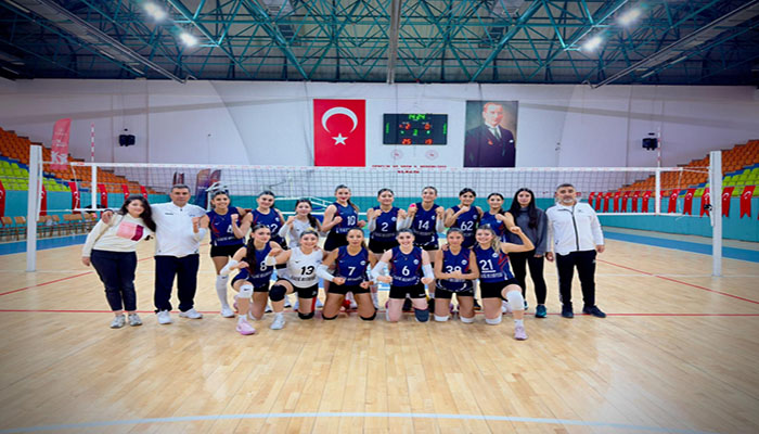 Elazığ Belediyespor Kadın Voleybol Takımı, Zirvedeki Yerini Perçinledi