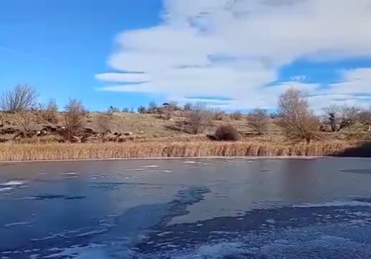 Elazığ'da Sülüklü göl buz tuttu