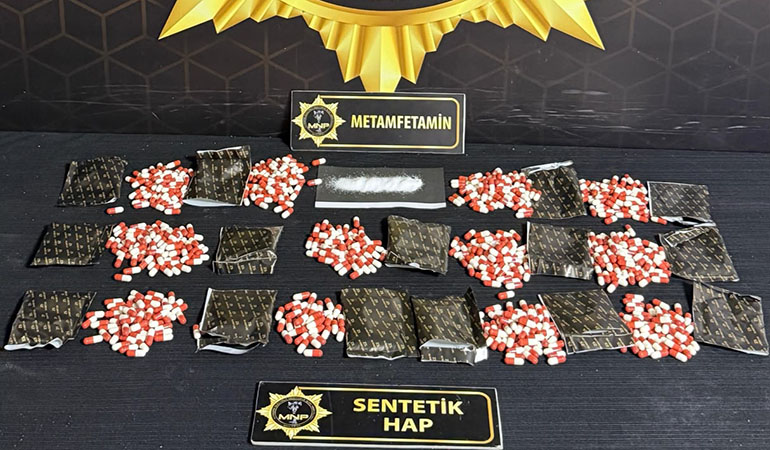 Emniyetten Uyuşturucu Tacirlerine Darbe: 8 Tutuklama