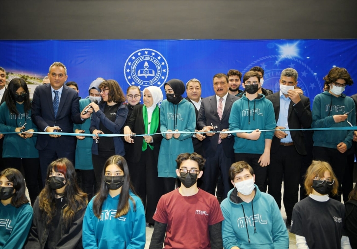 EN ÖNEMLİ YATIRIM İNSANA  YAPILAN YATIRIMDIR