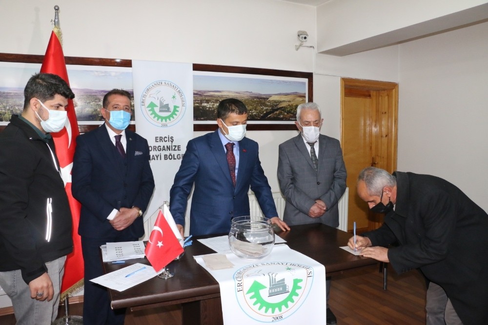 Erciş OSB´nin yer tahsisi için kura çekimi yapıldı
