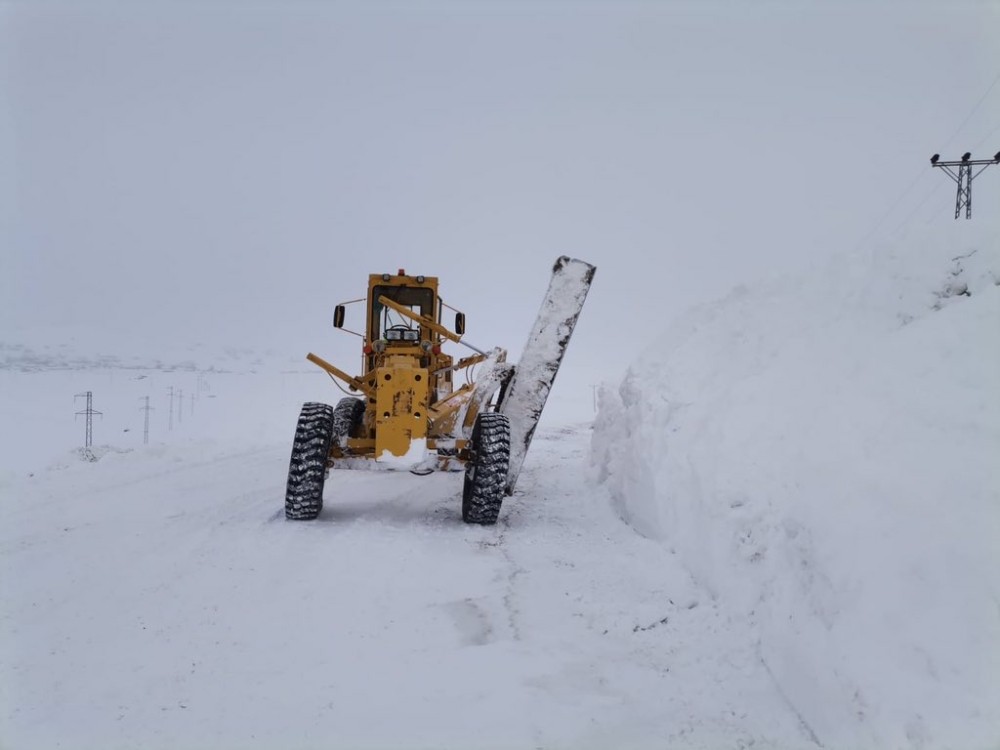 Erzurum´un kar çilesi bitmiyor
