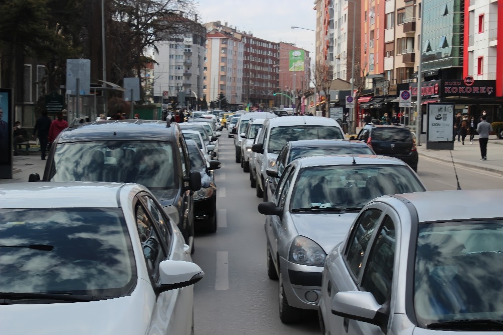 Eskişehir´de hafta sonu trafiği
