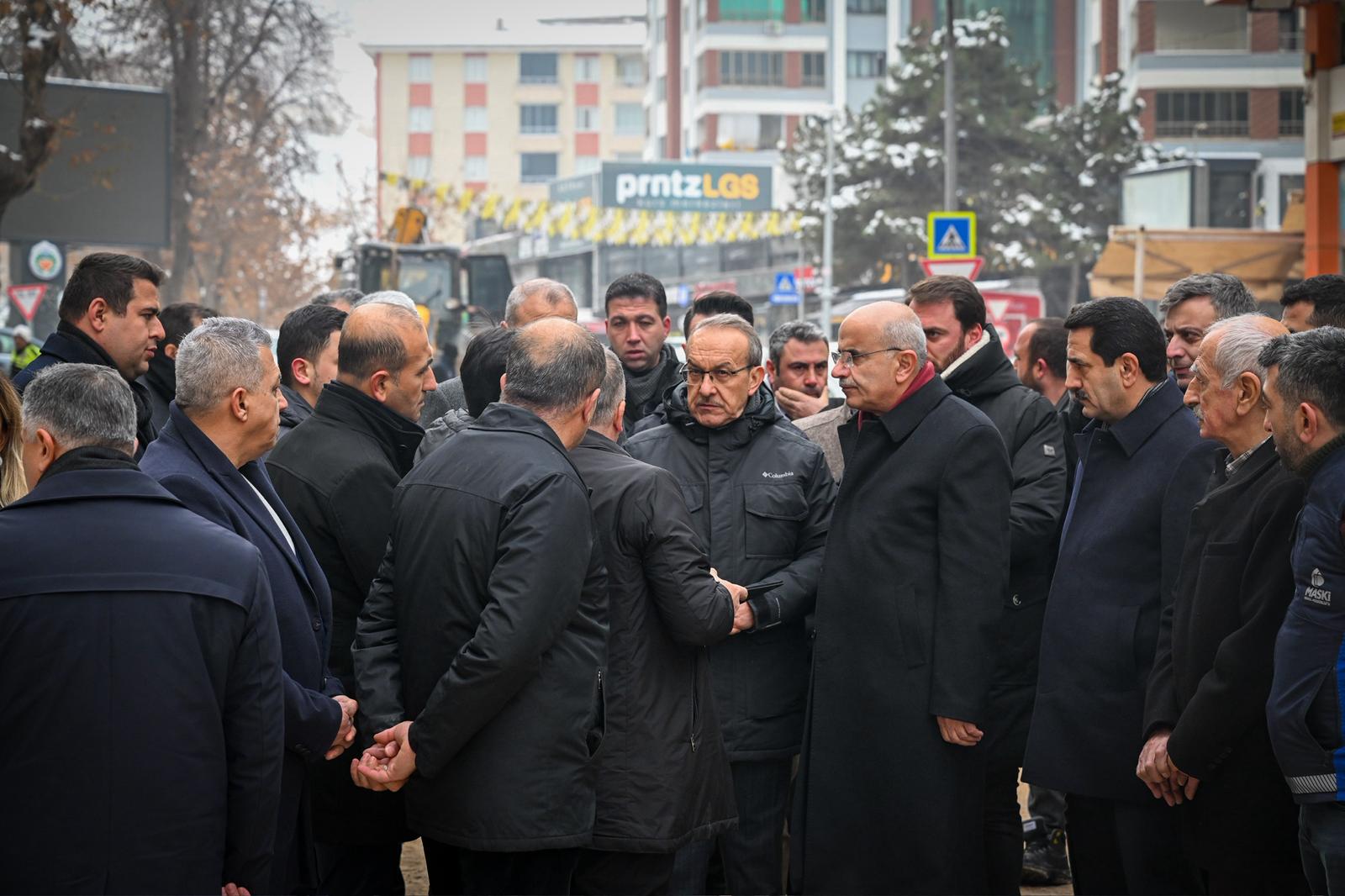 Fuzuli Caddesi’ndeki çalışmaları yerinde inceleyen Başkan Er, MALATYA ALTYAPIDA VE ÜSTYAPIDA DİRENÇLİ BİR YAPIYA KAVUŞUYOR