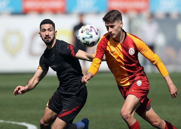Galatasaray, U19 takımıyla antrenman maçı yaptı
