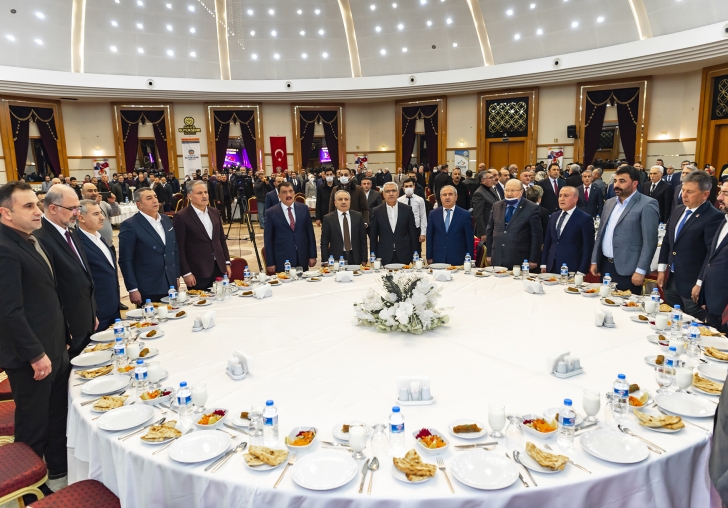 GAZETECİLERİN YAPMIŞ OLDUĞU GÖREV,  KAMUSAL BİR GÖREVDİR