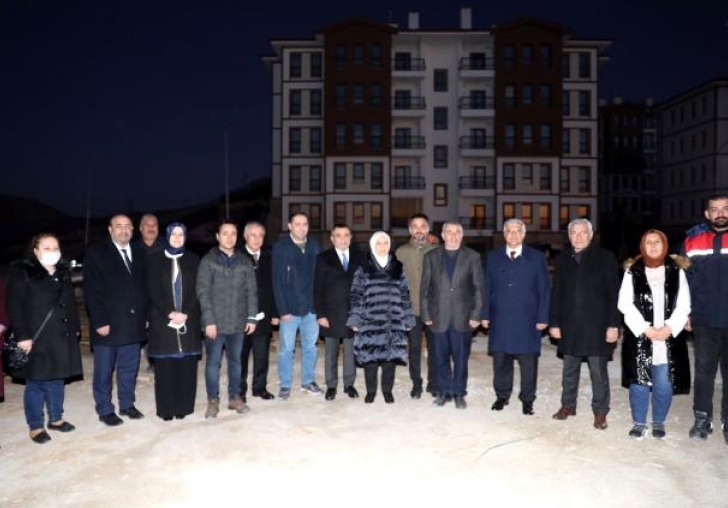 Gelincik Tepesi'ndeki ailelere sürpriz ziyaret