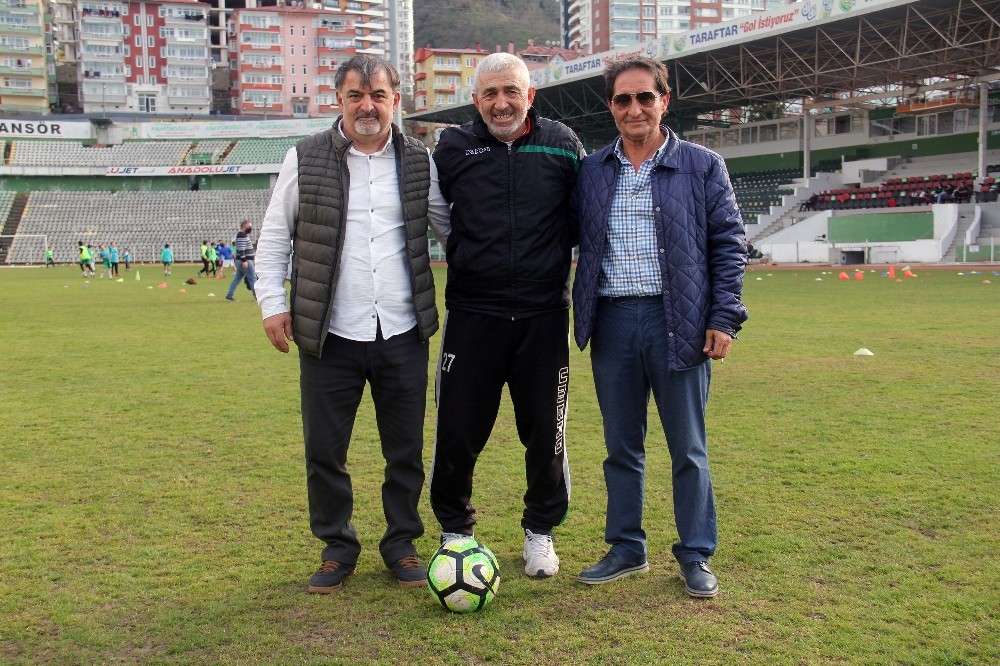 Giresunsporlu eski futbolcular Atatürk Stadyumu´ndaki anılarını tazelediler
