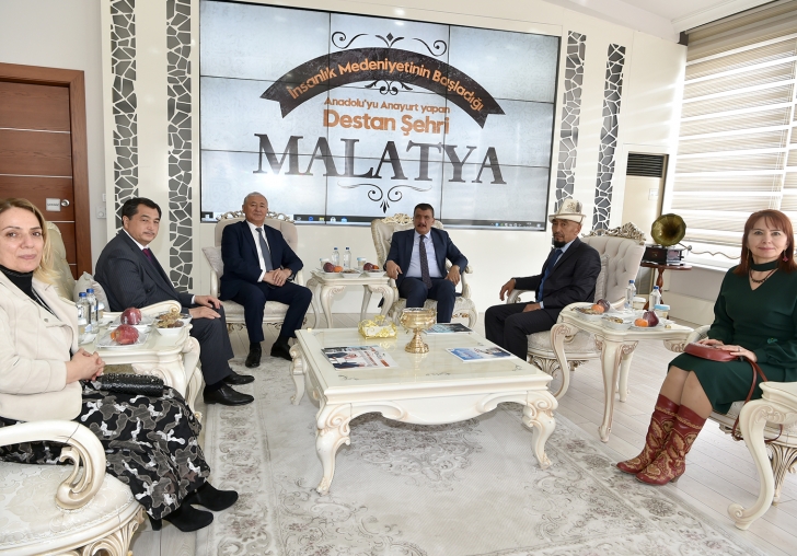 GÖNÜL COGRAFYAMIZDAKİ ÜLKELERLE DOSTANE İLİŞKİLER KURMAK İSTİYORUZ