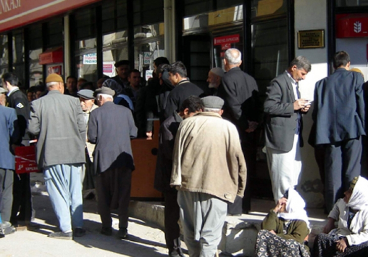 Gözler Emekli Maaşında