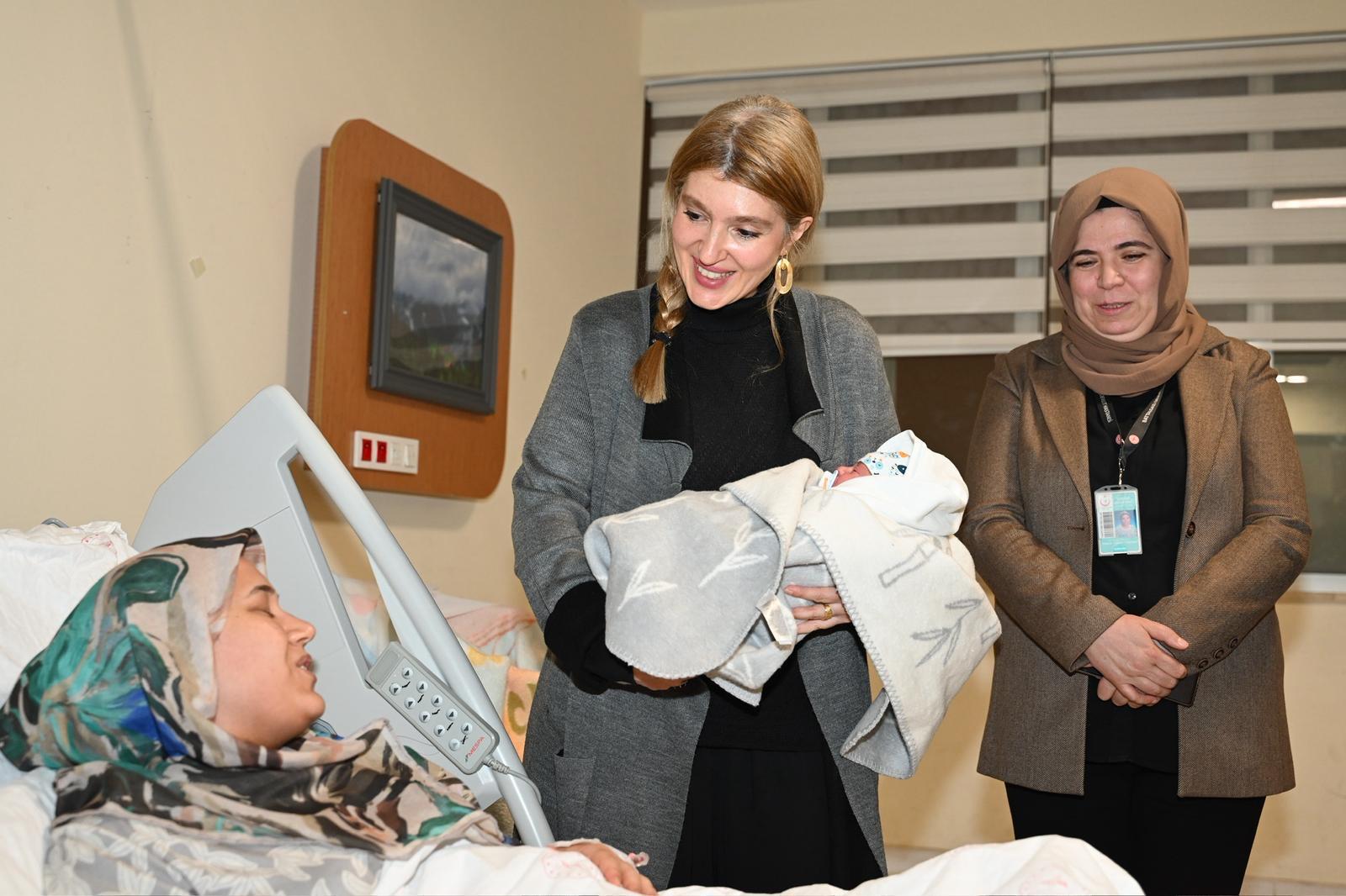 GÜVENLİKTEN SAĞLIĞA YENİ YIL ZİYARETLERİ YENİ YILIN İLK MÜJDESİ ÖLMEZTOPRAK’TAN GELDİ: MALATYA’YA 19 YENİ HEKİM KADROSU