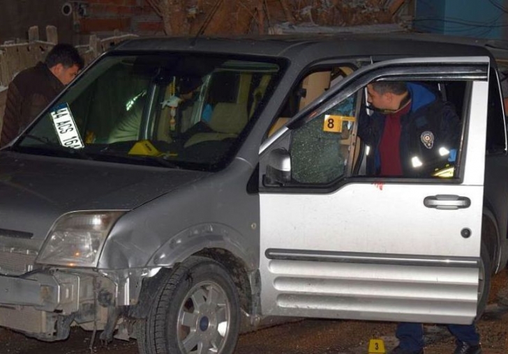 Hasmını Başından Vurdu