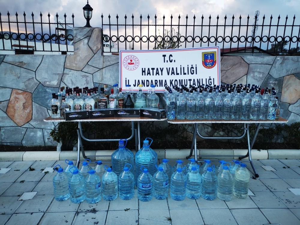 Hatay´da kaçak içki ve sigara ele geçirildi
