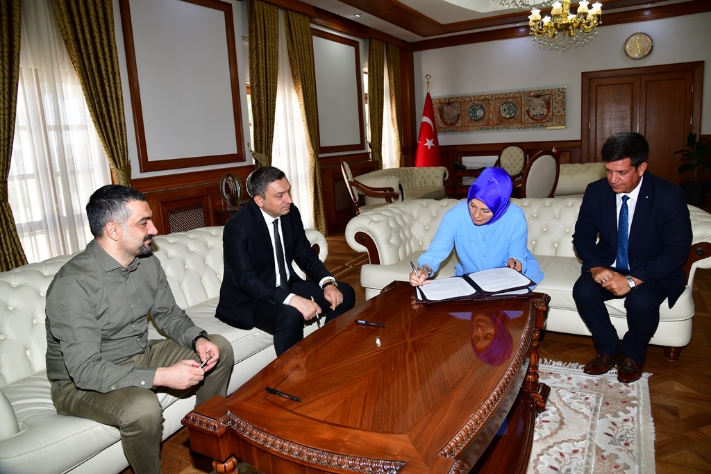 Hayırsever İş İnsanı Alp Utku Yiğitvar ile Okul Protokolü İmzalandı